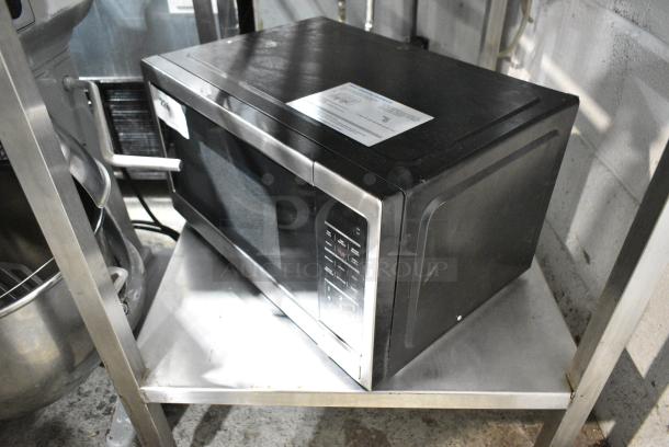 Cuisinart EM0P042DG Countertop Microwave Oven w/ Plate. 120 Volts, 1 Phase. - Image 3 of 5