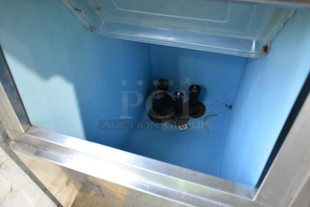 Hoshizaki KM-320MAH Stainless Steel Commercial Ice Machine Head on Commercial Bin. 115-120 Volts, 1 Phase. - Image 3 of 4