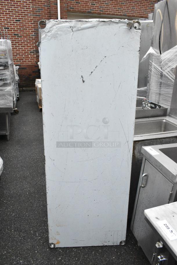 Metal Under Shelf. - Image 1 of 3
