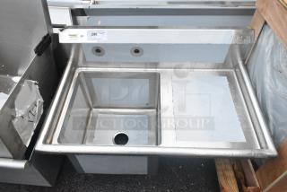 BRAND NEW SCRATCH AND DENT! Regency 600S1181818R Stainless Steel Single Bay Sink w/ Right Side Drain Board. No Legs. Bay 18x18x14 - Item #1156143