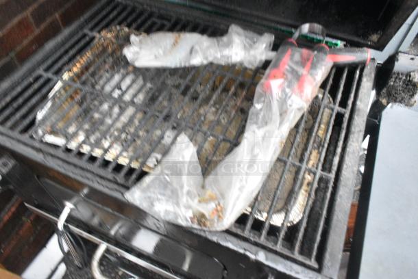 Black Metal Outdoor Portable Grill. - Image 3 of 4