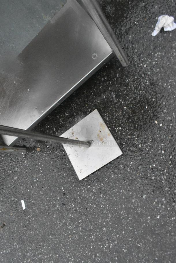 Metal Floor Style Hand Sanitizer Dispenser. - Image 2 of 3