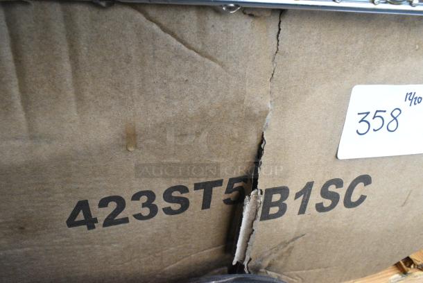 BRAND NEW SCRATCH AND DENT! ServIt 423ST5B1SC Self-Service 2-Sided Sneeze Guard for 5-Pan Steam Tables - Image 2 of 3