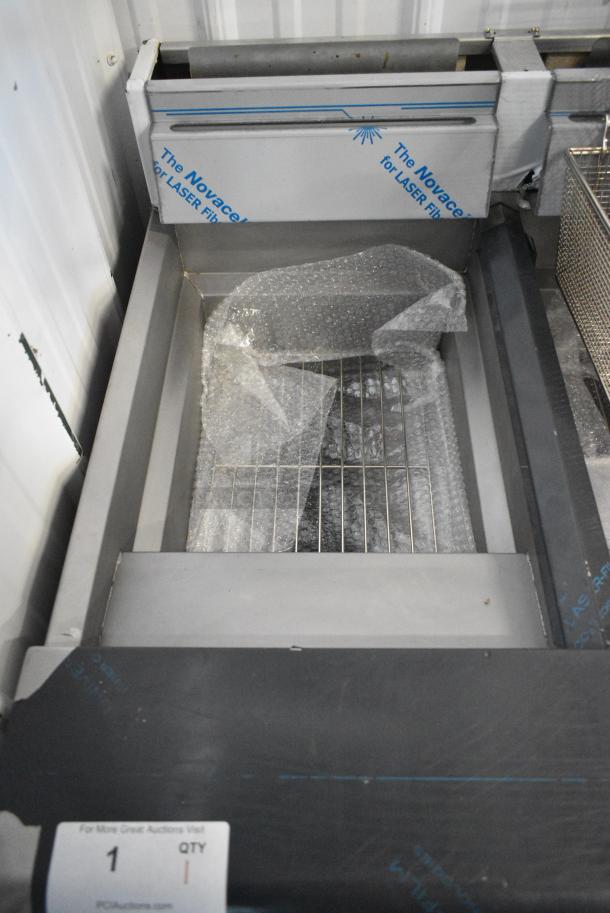 BRAND NEW SCRATCH AND DENT! 2024 Frymaster MJ240 Stainless Steel Commercial Natural Gas Powered 2 Bay 80 lb. Deep Fat Fryer with Millivolt Controls and 4 Metal Fry Baskets on Commercial Casters. 220,000 BTU - Image 8 of 12