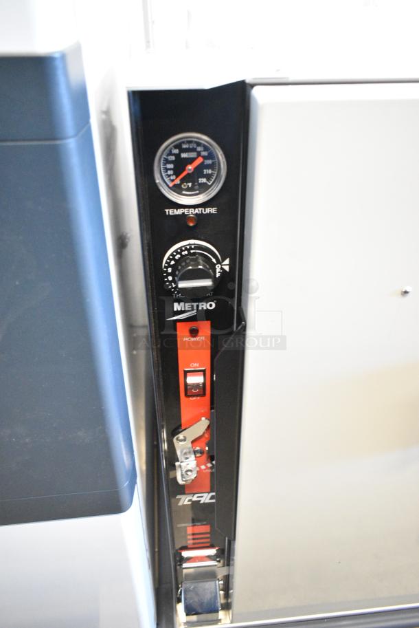 BRAND NEW SCRATCH AND DENT! 2023 Metro TC90BB TC90 FlavorHold Series Half Height Heated Holding Cabinet with Bumper - Holds Nine 18" x 26" Bun Pans. 120 Volts, 1 Phase. Tested and Working! - Image 4 of 6