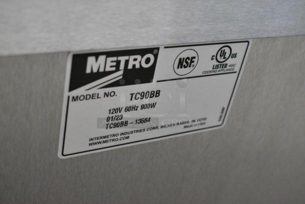 BRAND NEW SCRATCH AND DENT! 2023 Metro TC90BB TC90 FlavorHold Series Half Height Heated Holding Cabinet with Bumper - Holds Nine 18" x 26" Bun Pans. 120 Volts, 1 Phase. Tested and Working! - Image 6 of 6