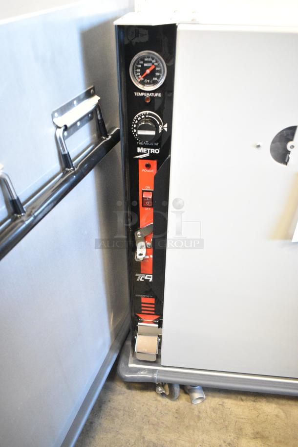 BRAND NEW SCRATCH AND DENT! 2023 Metro TC90BB TC90 FlavorHold Series Half Height Heated Holding Cabinet with Bumper - Holds Nine 18" x 26" Bun Pans. 120 Volts, 1 Phase. Tested and Working! - Image 4 of 5