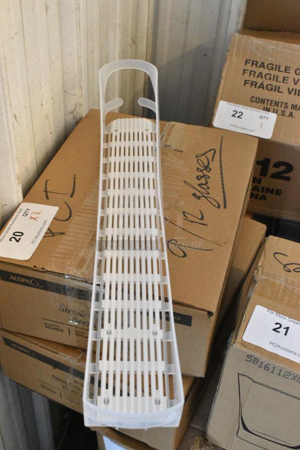 Box of BRAND NEW SCRATCH AND DENT! Poly Drink Sliders - Image 1 of 4
