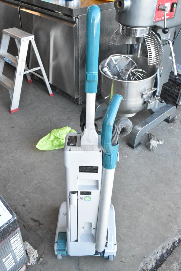 BRAND NEW SCRATCH AND DENT! Makita XCV19PG 18V X2 LXT Lithium Ion 36V Cordless 12" Upright Vacuum Kit with HEPA Filtration 6.0 Ah. Tested and Working! - Image 7 of 8