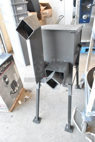 BRAND NEW SCRATCH AND DENT! Backyard Pro BP4GEFS 4 Gallon Steel Liquid Propane Stationary Outdoor Deep Fryer - 90,000 BTU