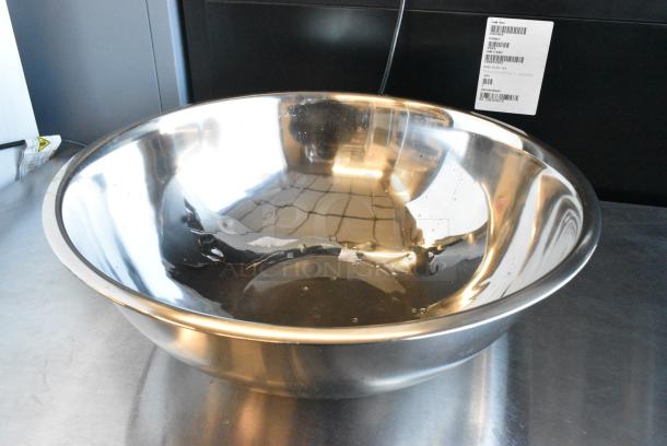 2 Metal Items; Bowl and Town Wok. 2 Times Your Bid! - Image 2 of 4