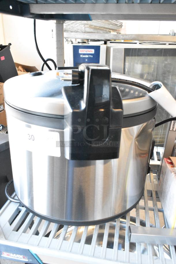 BRAND NEW SCRATCH AND DENT! Proctor Silex 37560R 60 Cup (30 Cup Raw) Electric Rice Cooker / Warmer. 120 Volts, 1 Phase. Tested and Working! - Image 2 of 7