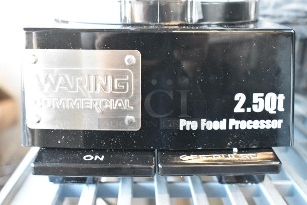 BRAND NEW SCRATCH AND DENT! Waring WFP11SW 2.5 Qt. Clear Batch Bowl Food Processor - 3/4 hp. 120 Volts, 1 Phase. Tested and Working! - Image 3 of 5