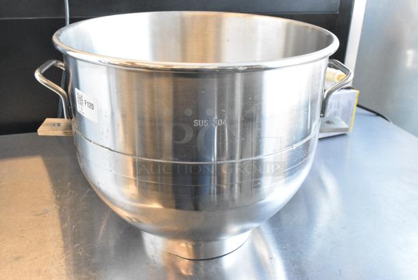 BRAND NEW SCRATCH AND DENT! Avantco 177MX30BOWL 30 Qt. 304 Stainless Steel Mixing Bowl - Image 2 of 4