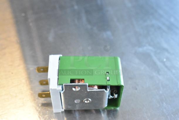 BRAND NEW SCRATCH AND DENT! Robot Coupe 303160S Nidec Motor. 120/240 Volts, 1 Phase. - Image 2 of 7