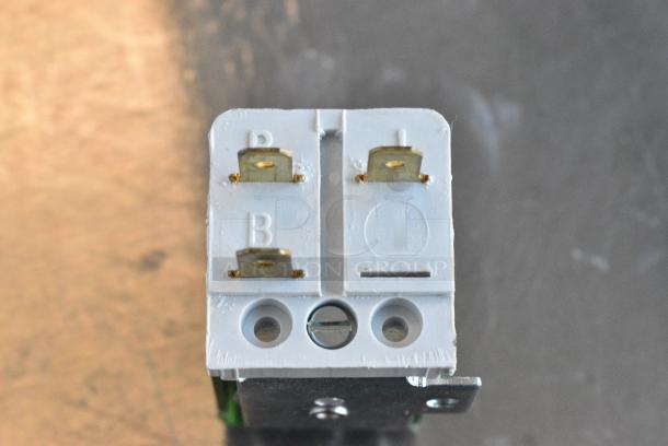 BRAND NEW SCRATCH AND DENT! Robot Coupe 303160S Nidec Motor. 120/240 Volts, 1 Phase. - Image 3 of 7