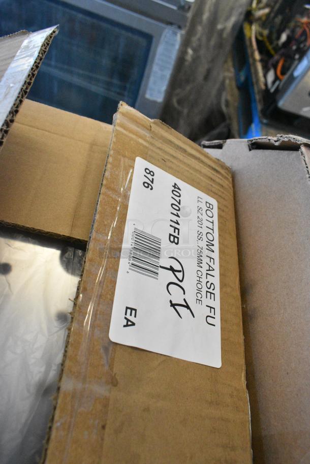 6 BRAND NEW SCRATCH AND DENT! 407011FB Choice Full Size Stainless Steel Steam Table/Hotel Pan False Bottom. 6 Times Your Bid! - Image 5 of 5