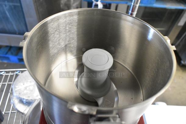 BRAND NEW SCRATCH AND DENT! Robot Coupe R2U Countertop Food Processor w/ S Blade. 120 Volts, 1 Phase. Tested and Working! - Image 7 of 8