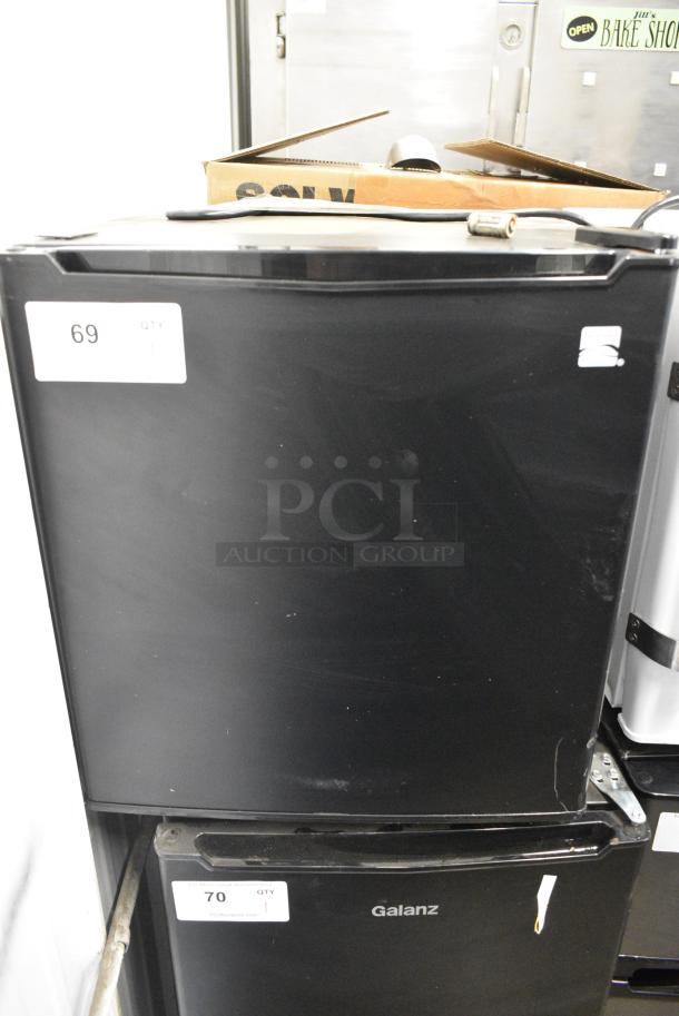 Kenmore KMR17MBKE Mini Cooler. 115 Volts, 1 Phase. Tested and Working! - Image 1 of 6