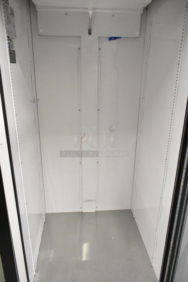 2020 True TSCI-600R-G-PH Metal Commercial Single Door Reach In Cooler Merchandiser w/ Poly Coated Racks. 115 Volts, 1 Phase. Tested and Working! - Image 3 of 4