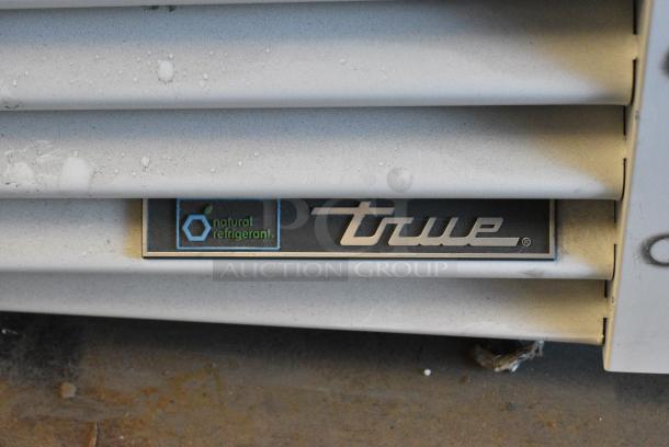 2021 True TSCI-600R-G-PH Metal Commercial Single Door Reach In Cooler Merchandiser w/ Poly Coated Racks. 115 Volts, 1 Phase. Tested and Working! - Image 2 of 5
