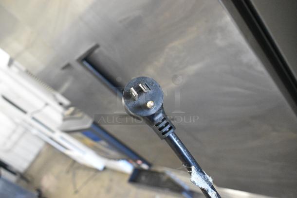 2021 True TSCI-600R-G-PH Metal Commercial Single Door Reach In Cooler Merchandiser w/ Poly Coated Racks. 115 Volts, 1 Phase. Tested and Working! - Image 3 of 5