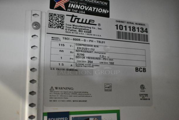 2021 True TSCI-600R-G-PH Metal Commercial Single Door Reach In Cooler Merchandiser w/ Poly Coated Racks. 115 Volts, 1 Phase. Tested and Working! - Image 5 of 5