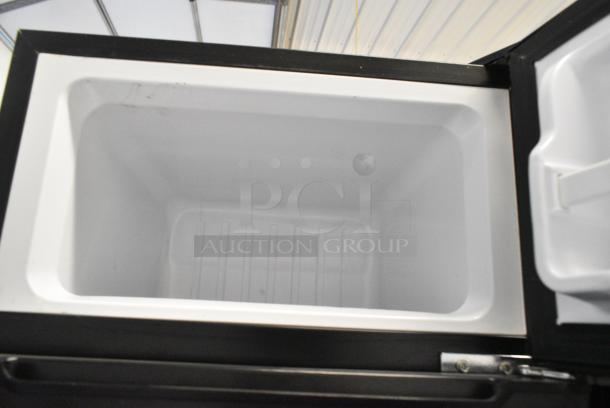 Haier HC32TW10SB Mini Cooler w/ Freezer. 115 Volts, 1 Phase. Cannot Test Due To Damaged Plug - Image 3 of 7