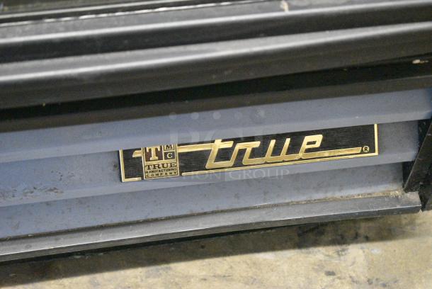 True GDM-12 Metal Commercial Single Door Reach In Cooler Merchandiser. 115 Volts, 1 Phase. Tested and Working! - Image 2 of 4