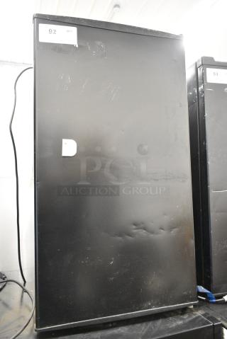 Criterion Mini Cooler. 115 Volts, 1 Phase. Tested and Powers On But Does Not Get Cold
