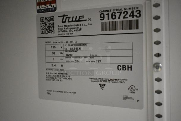 2017 True GDM-41SL-54-LD Metal Commercial 2 Door Reach In Cooler Merchandiser w/ Poly Coated Racks. 115 Volts, 1 Phase. Tested and Working! - Image 6 of 6