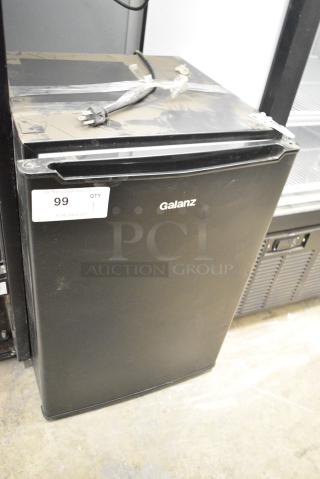 Galanz GLR25MBKE02 Mini Cooler. 115 Volts, 1 Phase. Tested and Working!