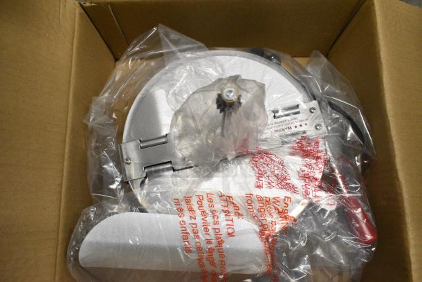 BRAND NEW SCRATCH AND DENT! Carnival King 382PM850 Metal 8 oz. Commercial Popcorn Machine / Popper. 120 Volts, 1 Phase. Tested and Working! - Image 3 of 8
