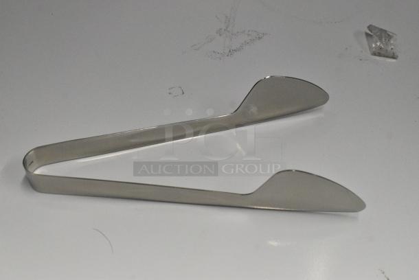 BRAND NEW SCRATCH AND DENT! Metal Tongs - Image 1 of 5