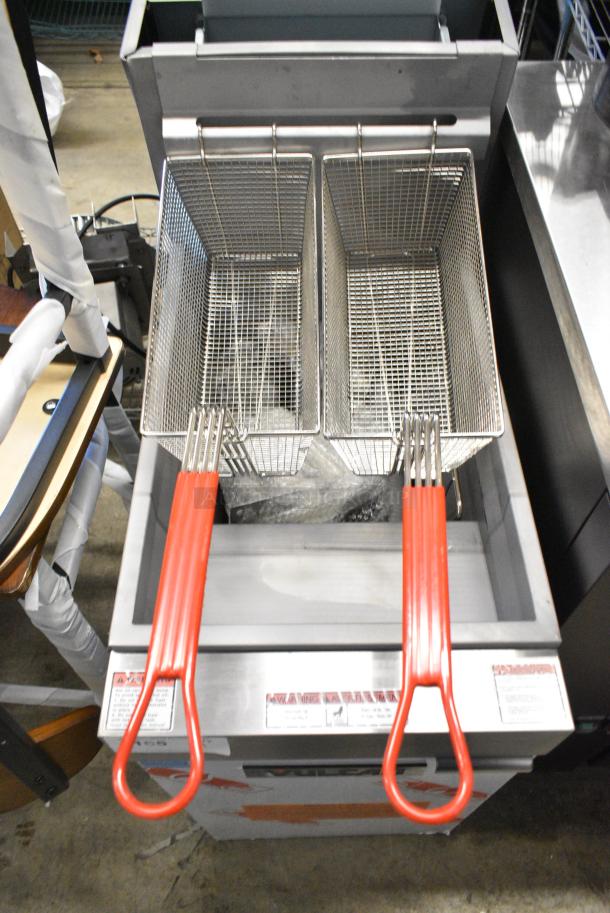 BRAND NEW SCRATCH AND DENT! Vulcan 1VEG35M-1 Stainless Steel Commercial Floor Style Natural Gas Powered Deep Fat Fryer w/ 2 Metal Fry Baskets. 70,000 BTU. - Image 3 of 6