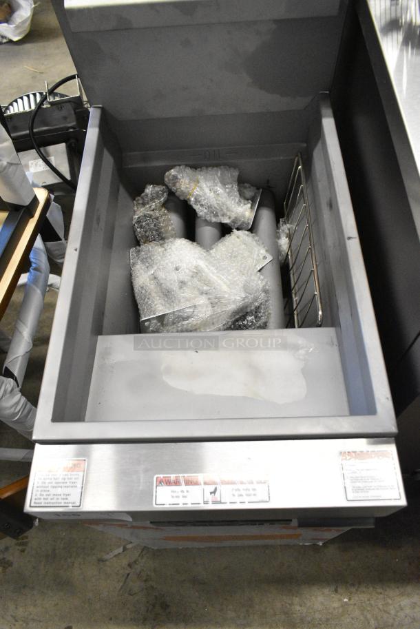 BRAND NEW SCRATCH AND DENT! Vulcan 1VEG35M-1 Stainless Steel Commercial Floor Style Natural Gas Powered Deep Fat Fryer w/ 2 Metal Fry Baskets. 70,000 BTU. - Image 4 of 6
