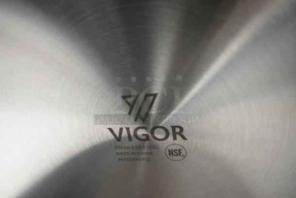 BRAND NEW SCRATCH AND DENT! Vigor 473SSPOT32 SS1 Series 32 Qt. Heavy-Duty Stainless Steel Aluminum-Clad Stock Pot with Cover - Image 4 of 4