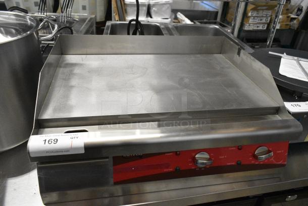 BRAND NEW SCRATCH AND DENT! Avantco 177EG24N 24" Electric Countertop Griddle - 208/240 Volts, 1 Phase. - Image 1 of 5