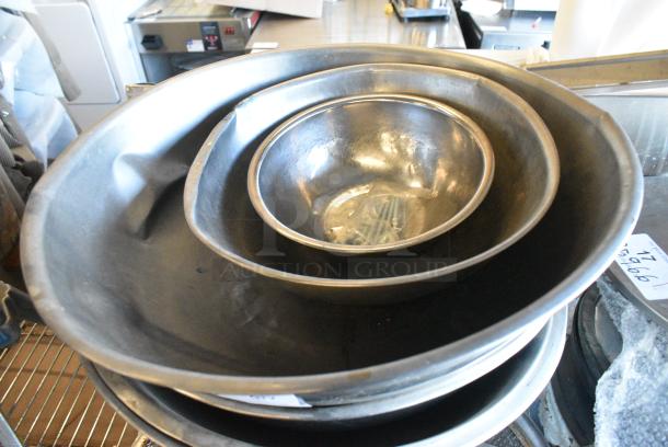 17 Various Items Including Metal Bowls, Round Pizza Screens and Utensils. 17 Times Your Bid! - Image 2 of 9