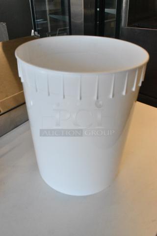 BRAND NEW SCRATCH AND DENT! Box of 40 White Poly Buckets