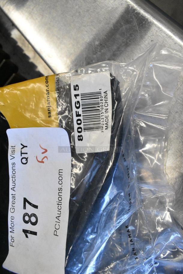 5 BRAND NEW SCRATCH AND DENT! Items Including 800FG15 Oven Mitts, San Jamar CTC15 Cool Touch 15" Oven Mitt with Kevlar® WebGuard. 5 Times Your Bid! - Image 4 of 6