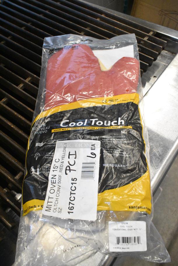 5 BRAND NEW SCRATCH AND DENT! Items Including 800FG15 Oven Mitts, San Jamar CTC15 Cool Touch 15" Oven Mitt with Kevlar® WebGuard. 5 Times Your Bid! - Image 5 of 6