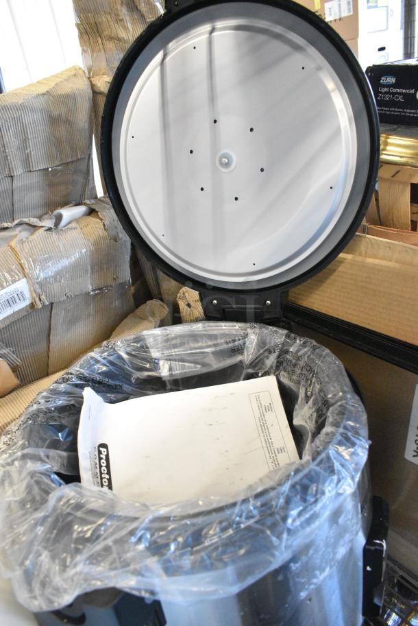 BRAND NEW SCRATCH AND DENT! Proctor Silex 37560R 60 Cup (30 Cup Raw) Electric Rice Cooker / Warmer. 120 Volts, 1 Phase. Tested and Working! - Image 3 of 7