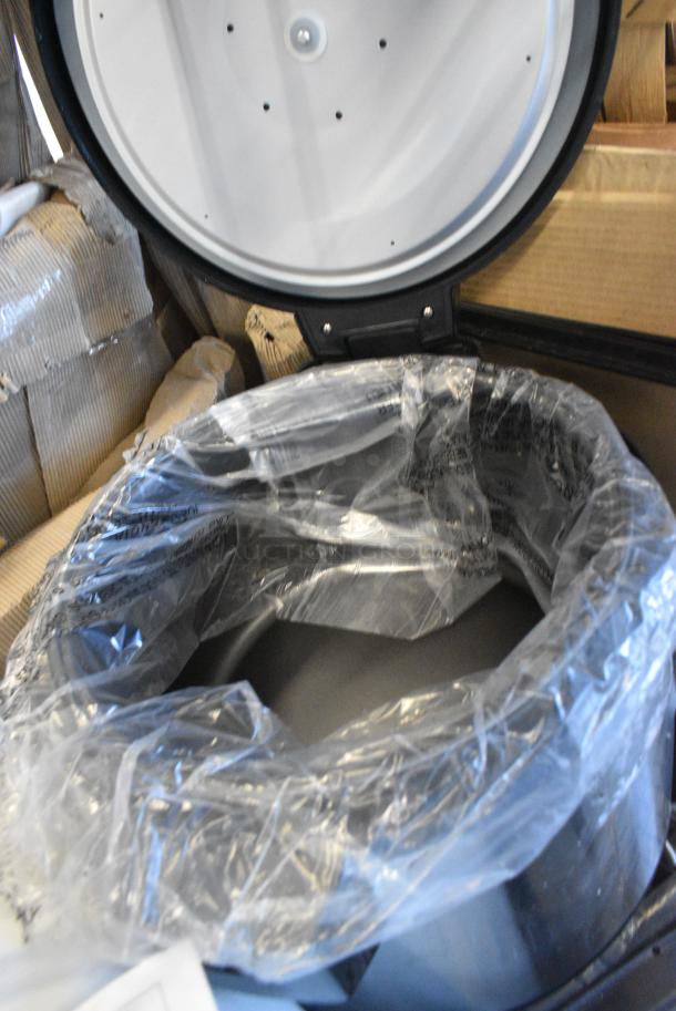 BRAND NEW SCRATCH AND DENT! Proctor Silex 37560R 60 Cup (30 Cup Raw) Electric Rice Cooker / Warmer. 120 Volts, 1 Phase. Tested and Working! - Image 5 of 7