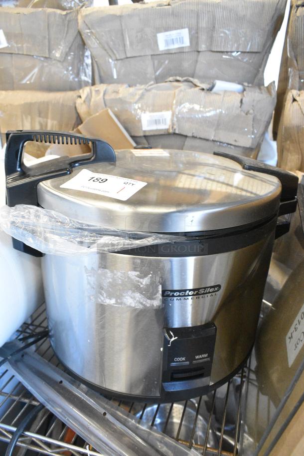 BRAND NEW SCRATCH AND DENT! Proctor Silex 37560R 60 Cup (30 Cup Raw) Electric Rice Cooker / Warmer. 120 Volts, 1 Phase. Tested and Working! - Image 6 of 7
