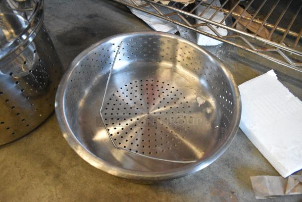 6 Various Items Including Stock Pot and Cylindrical Drop In Straining Bins. 6 Times Your Bid! - Image 2 of 5