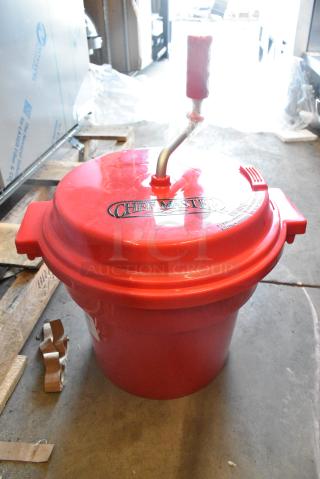 BRAND NEW SCRATCH AND DENT! ChefMaster Red Poly Lettuce Spinner / Salad Spinner.