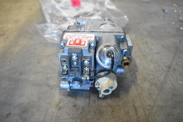 BRAND NEW SCRATCH AND DENT! HP1173 Imperial 1173 Gas Valve Nat - Image 1 of 6