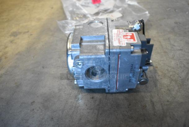 BRAND NEW SCRATCH AND DENT! HP1173 Imperial 1173 Gas Valve Nat - Image 2 of 6