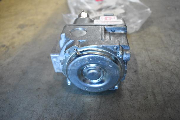 BRAND NEW SCRATCH AND DENT! HP1173 Imperial 1173 Gas Valve Nat - Image 3 of 6